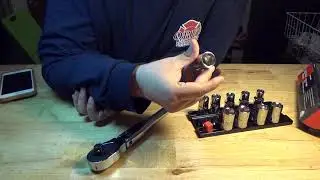 Premature Evaluation #76 MAC Tools 1/2 Drive Axis 90-Tooth Locking Head and 10-PC. 1/2 Metric Set