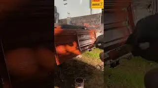 FSO Polonez Truck : malowanie tylnej burty podkładem #diy #rock #car #mechanic