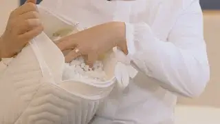 Sloom adjustable memory foam pillow in detail
