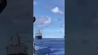 #US Air Force escorted by Nancy Pelosi's aircraft .ВВС США сопроводил самолёт Нэнси Пелоси  #shorts