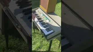 1965 Farfisa Mini Compact Combo version 1 demo