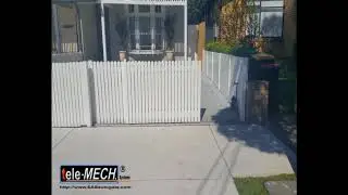 telescopic gate with timber pickets
