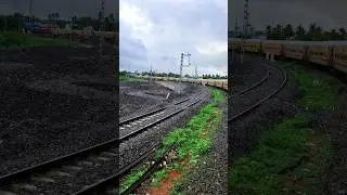 Train taking U turn 🚉