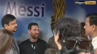 Shah Rukh Khan meets football icon Lionel Messi in Kolkata, poses for photos