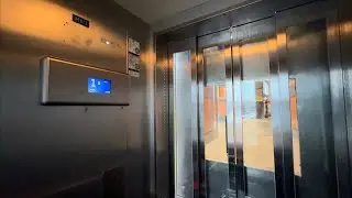 1987 DEVE (mod.) Hydraulic Elevator @ Stockholm Centralstation, Stockholm, Sweden.