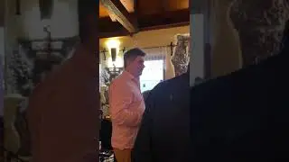 Glumac Vedran Mlikota &scaron;aljivo povezao niz poznatih pjesama
