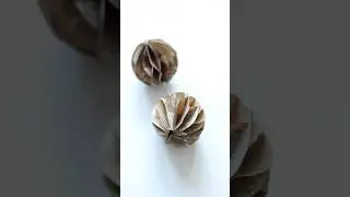 Making a honeycomb paper ornament
