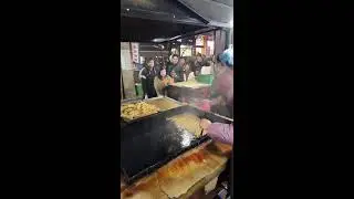 Magical Chinese street food 神奇的中国街头美食  不思議な中国の街グルメ