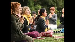 YIN - Flow into Stillness: Back, Hips and Twist - Joy Ravelli - 6.11.2020