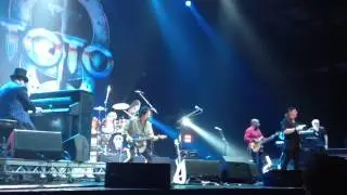TOTO Luxembourg 2013 - Intro + On the run / Child's anthem / Goodbye Eleonore