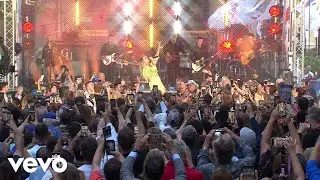 Carrie Underwood - Out Of That Truck (Live From The Today Show)