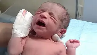 Newborn Baby RBS Check with Oxygen Support | Temperature Monitoring & Liquid Paraffin Skin Care NICU