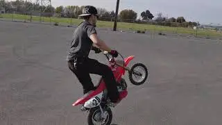 50cc Dirt bike wheelies