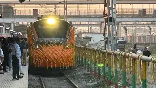 HISTORIC INDIA’s 1st Vande Bharat Sleeper departing from New Jalpaiguri Junction! #indianrailways 