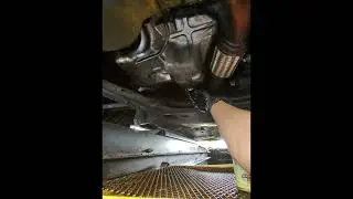 POV : oil change underground | FILMED ON META RAYBAN GLASSES #cars #mechanic #automobile #honda