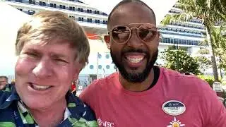 Директор круиза MSC World America, преподобный доктор Э.
