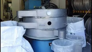 Vibro separator for removing contamination from PET plastics
