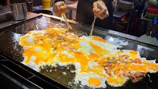 Жареный рис с креветками в яичной бомбе и блюда уличной кухни | Азиатская уличная еда