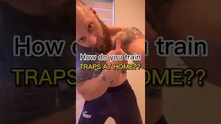 How to train TRAPS at home? Like this! #homeworkout #fitnesstips #shorts