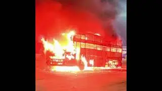 Double-Decker Bus Catches Fire on Lucknow-Agra Expressway.. Breaking News..