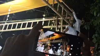 “Sakral & Menegangkan! Kerauhan Naik Tiang Panggung Saat Ida Bhatara Dalem Têngaling Napak Pertiwi”