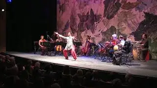 Yannis Fran&ccedil;ois dancing 