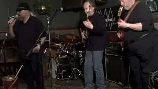 THE BRAVURAS - DOGS ON ME