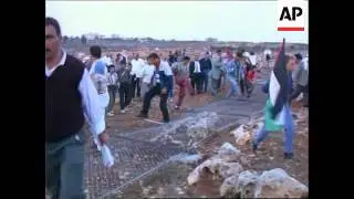 West Bank - Scuffles at protest over settlements