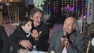MUSTAFA SAĞYAŞAR HÜSAMETTİN ELÇİ’NİN TORUNUNUN SÜNNET TÖRENİNDE ŞARKILAR SOYLEDİ