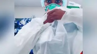 How to put on N95 face mask fast and easy | COVID-19 | Nurse Bee | #Shorts