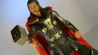 Hot Toys 1:6 Scale Dark World Thor