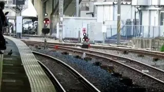 広島駅５番ﾎｰﾑ5点接近ﾁｬｲﾑ　1574M 227系電車入線