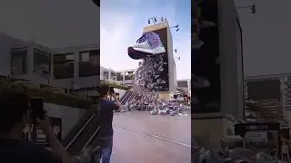 The Most Insane 3D Augmented Reality Billboard You'll Ever See!