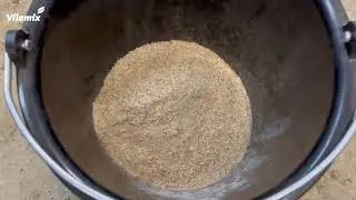 Always remember to test the bulk density of feed to ensure accurate rations (GB subtitles)
