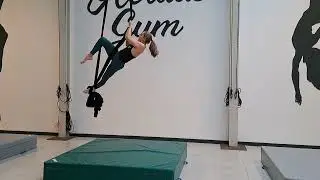 Aerial silks knot tricks: Half moon