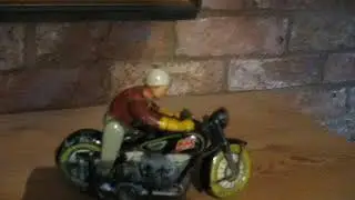 ARNOLD MAC 700 MOTORCYCLE RIDER  KEY GERMANY 1948 TIN TOY VINTAGE TINPLATE BIKE