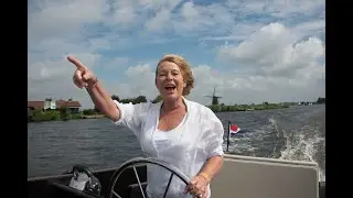 Wat een heerlijk groot stuurrad! | Rapida 990 Cabin | iSloep | SLOEPTV