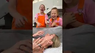 Eye drops didn't drip, but saliva dripped 🫣🤣 #shorts #viral #twins