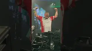Mensur Suljovic wins an intense match against Joe Cullen and secures Round Three! 🎯🇦🇹