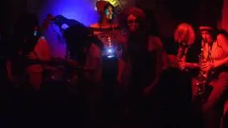dzaijl Merry Crisis  (Live in Antje Oeklesund)