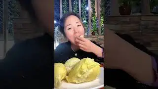 my favourite fruit durian, (king of fruits) #durian #bigbiteasmr #asmreating #mukbang #eatingshow