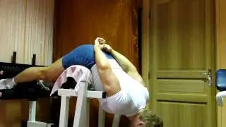 Michael Gundill trains glutes, hams and low back