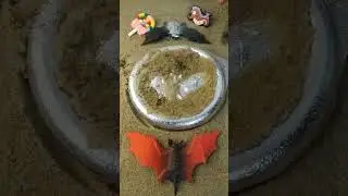 I make figurine from melted metal on the sand