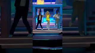 Sabrina Carpenter performs Espresso live in Copenhagen