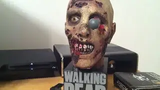 The Walking Dead Season 2 Limited Edition Blu Ray Zombie Head Review