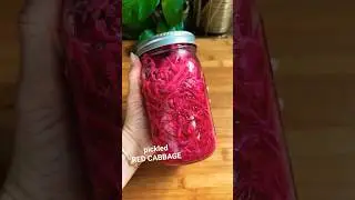 Маринованная капуста! Я добавляю эту штуку во всё.