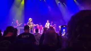Brad Paisley joins Dawes on 