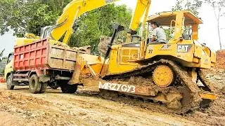 Dump Truck Slip And Stuck CAT D6R Bulldozer Komatsu PC228 Excavator Working