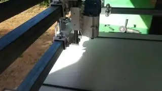 CNC com rolamento linear caseiro