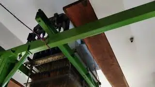 : a shuttle power loom in action, weaving history thread by threads #loomianlegacy 